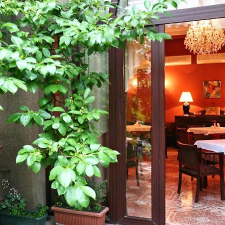 Hotel Sympatia 第比利斯 外观 照片