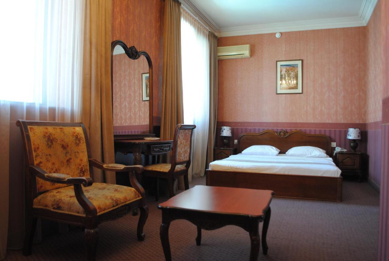 Hotel Sympatia 第比利斯 外观 照片